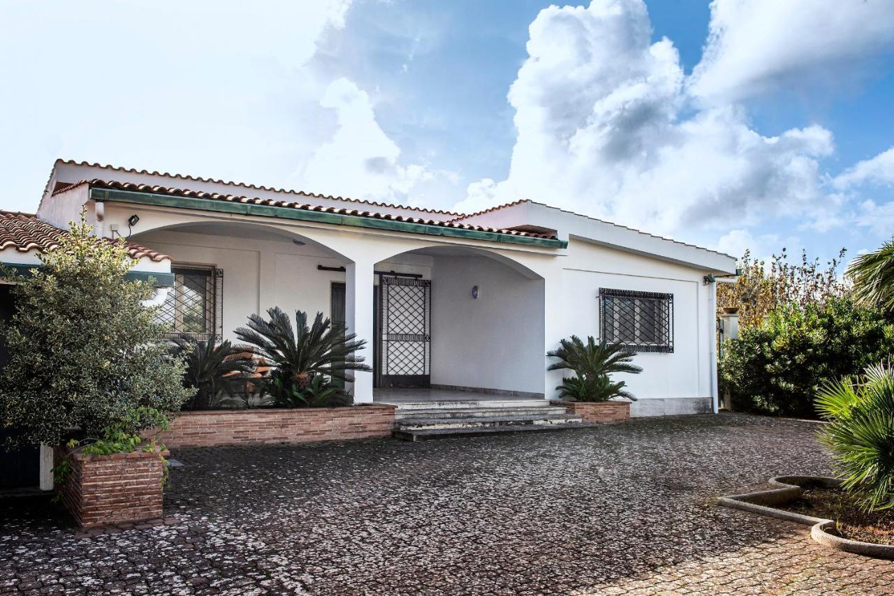 Villa Eva Crispiano Exterior photo
